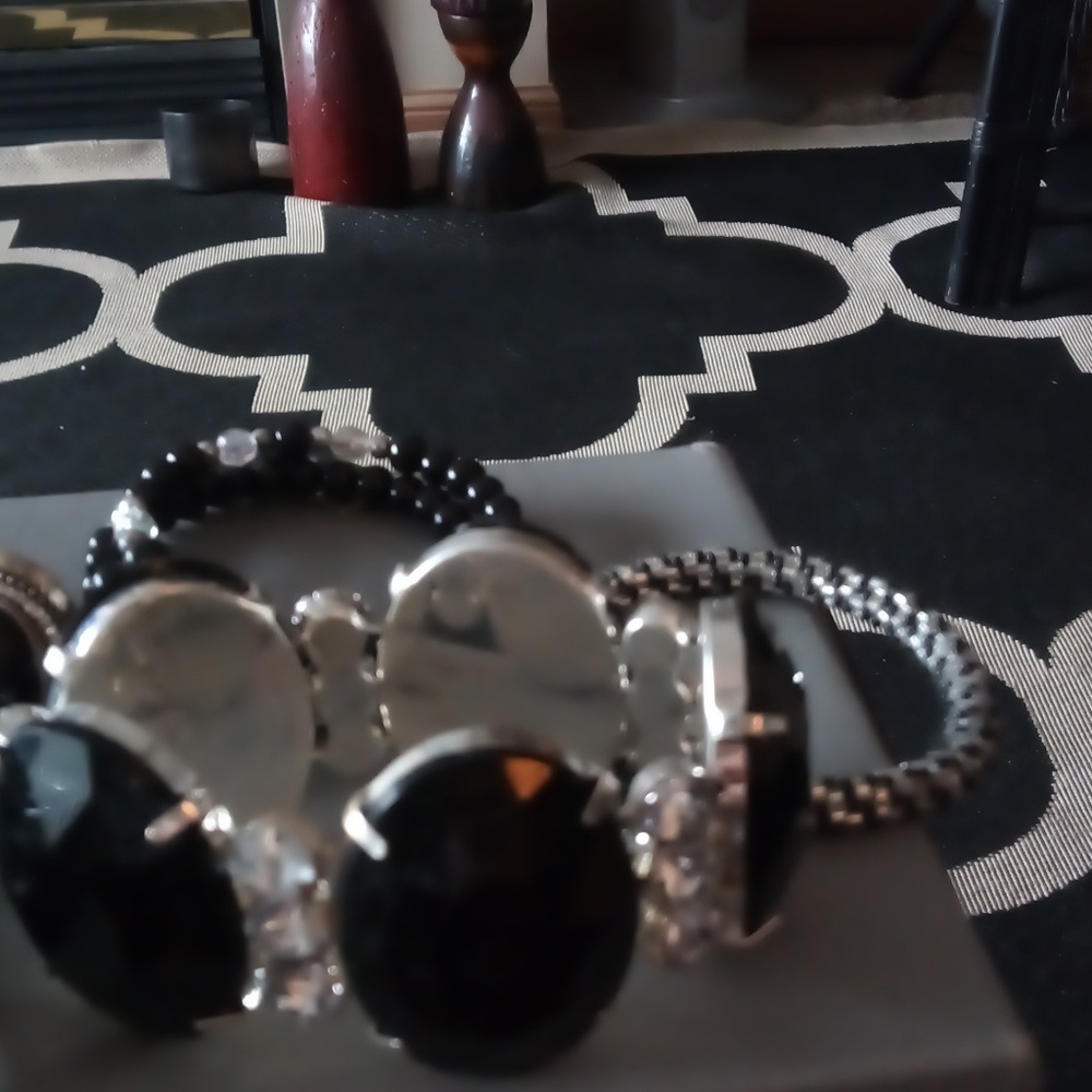 Jewelry - Picture 4 of 4